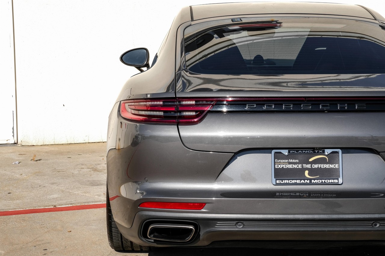Porsche Panamera Vehicle Main Gallery Image 45