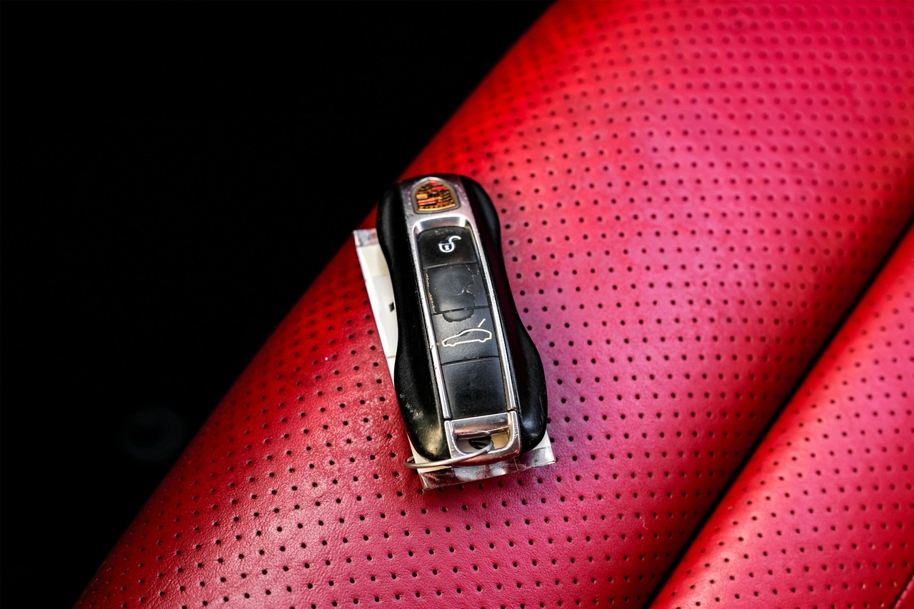 Porsche Panamera Vehicle Main Gallery Image 52