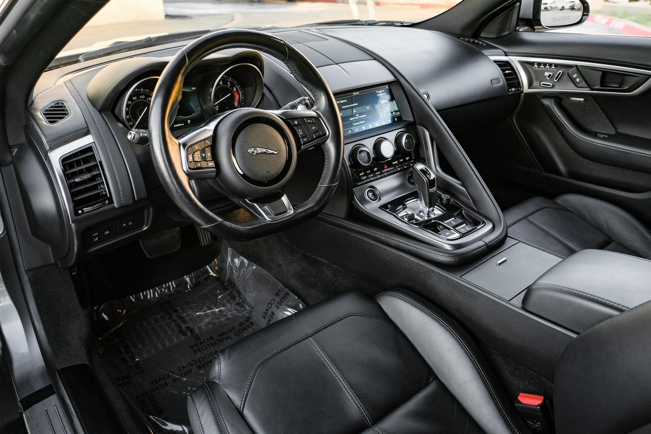 Jaguar F-Type Vehicle Main Gallery Image 03