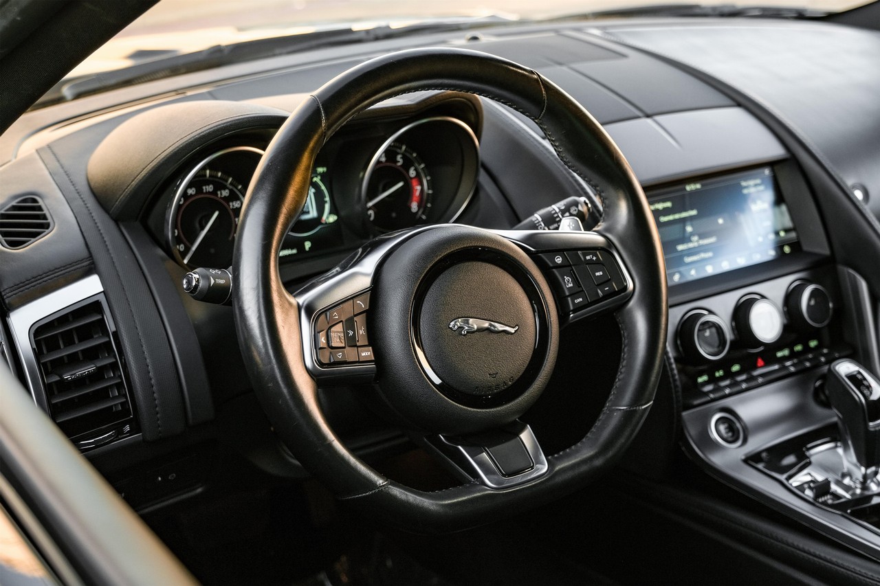 Jaguar F-Type Vehicle Main Gallery Image 13