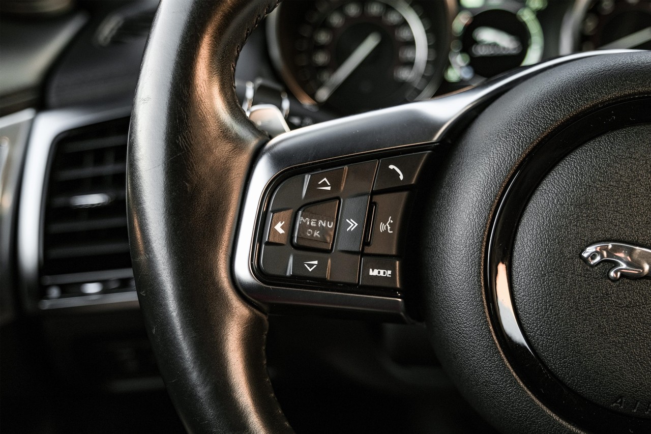 Jaguar F-Type Vehicle Main Gallery Image 14