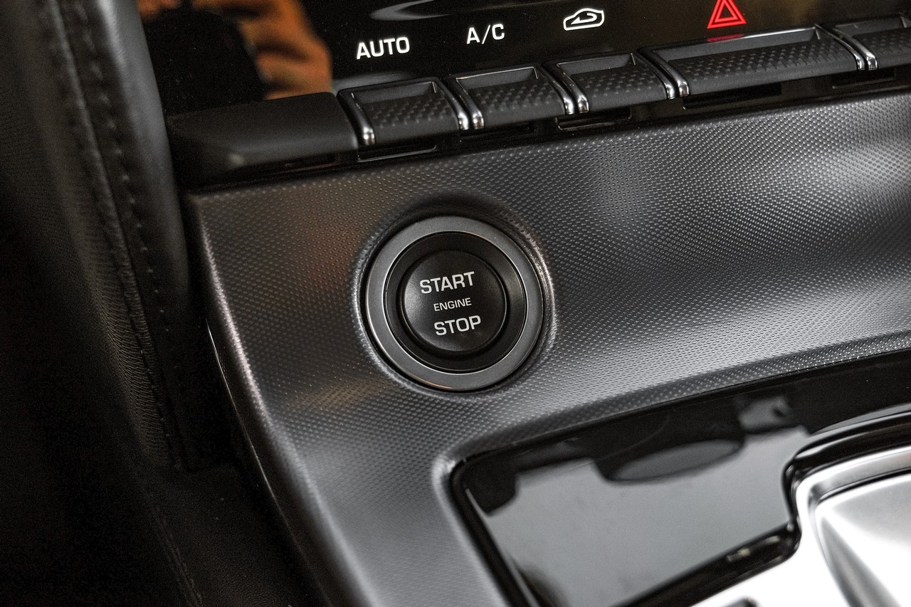 Jaguar F-Type Vehicle Main Gallery Image 19