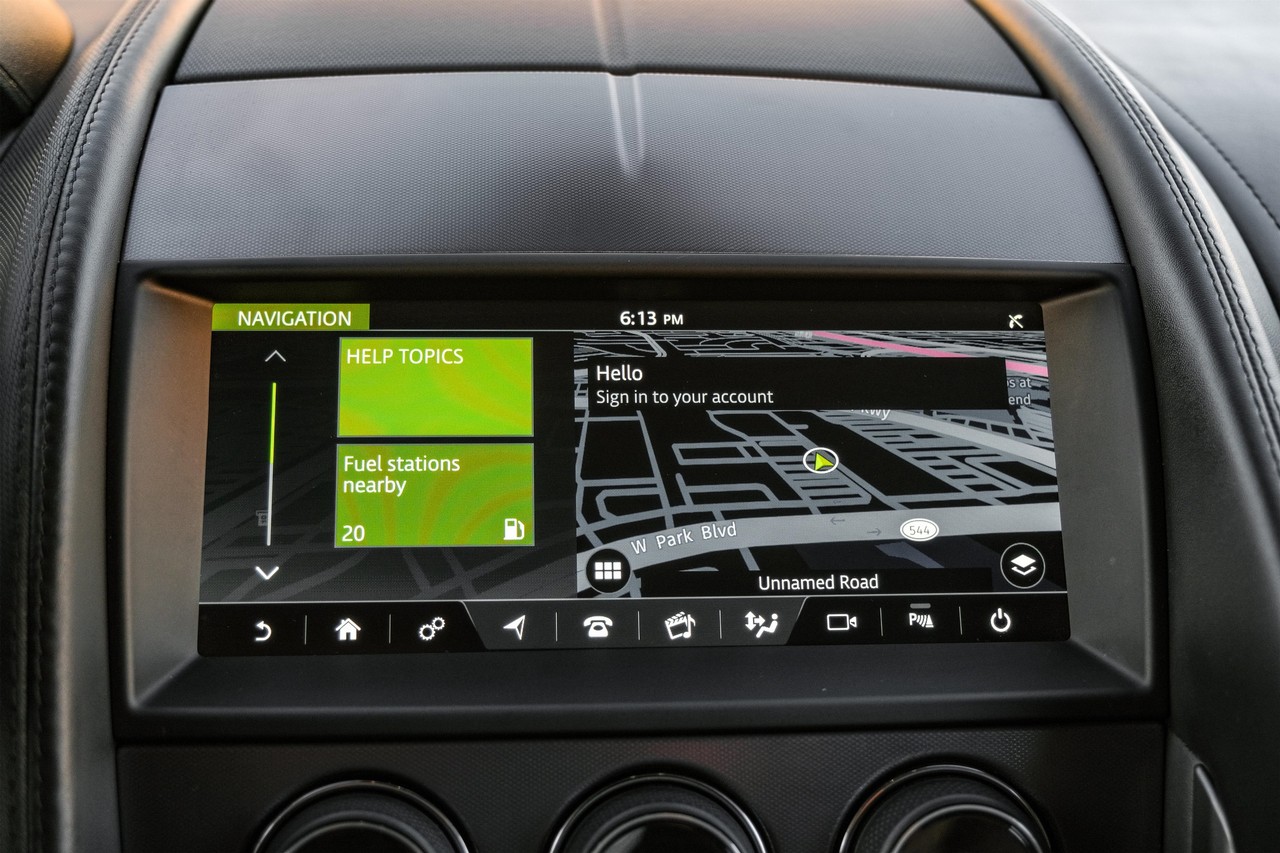 Jaguar F-Type Vehicle Main Gallery Image 20