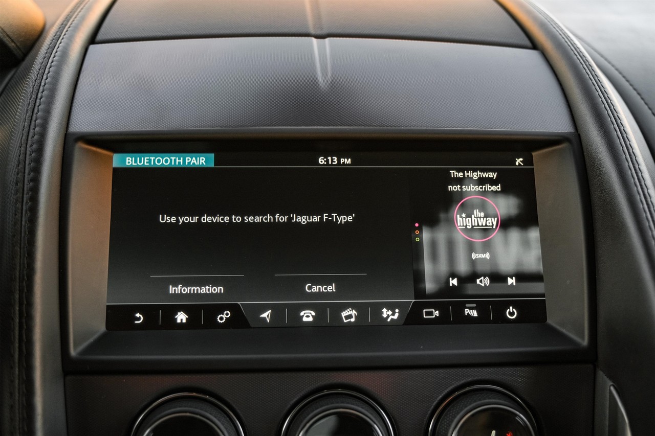 Jaguar F-Type Vehicle Main Gallery Image 21