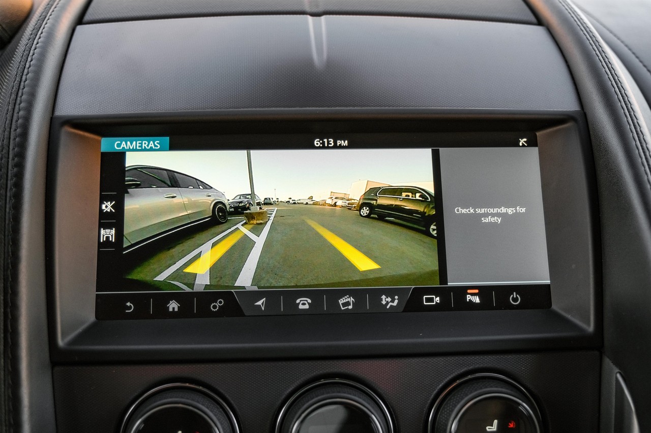 Jaguar F-Type Vehicle Main Gallery Image 25