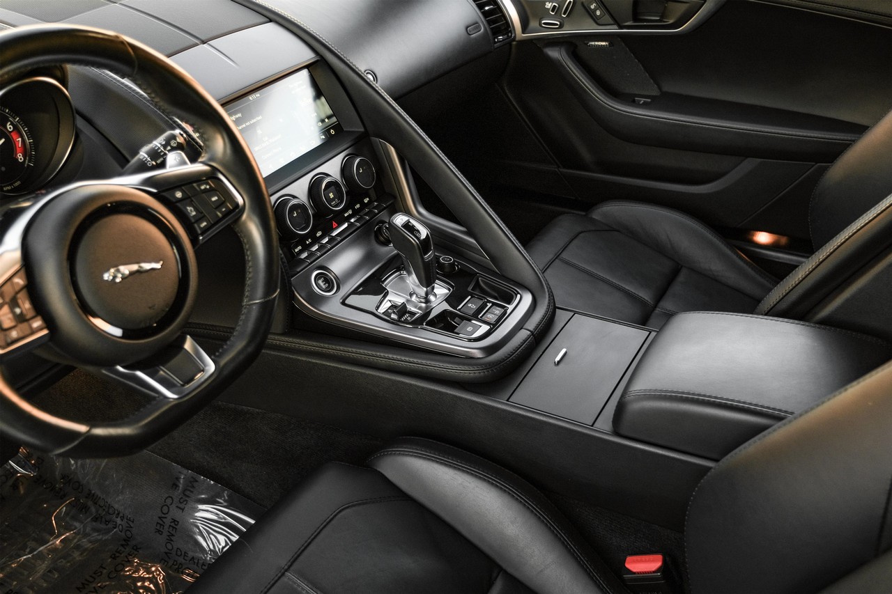 Jaguar F-Type Vehicle Main Gallery Image 27
