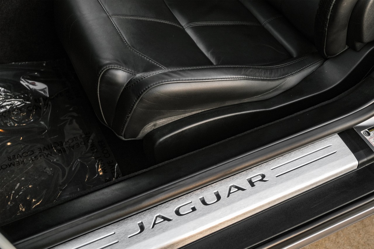 Jaguar F-Type Vehicle Main Gallery Image 30