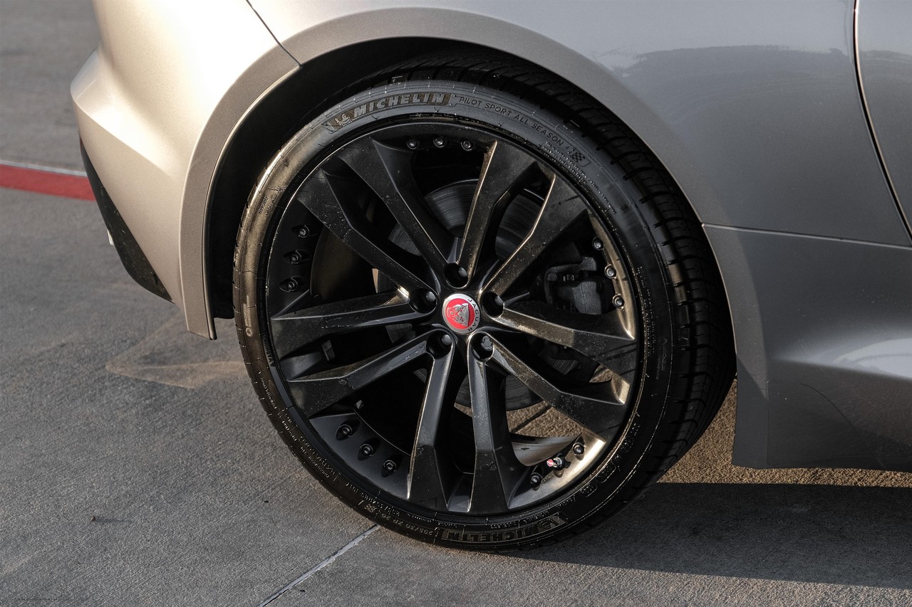 Jaguar F-Type Vehicle Main Gallery Image 43