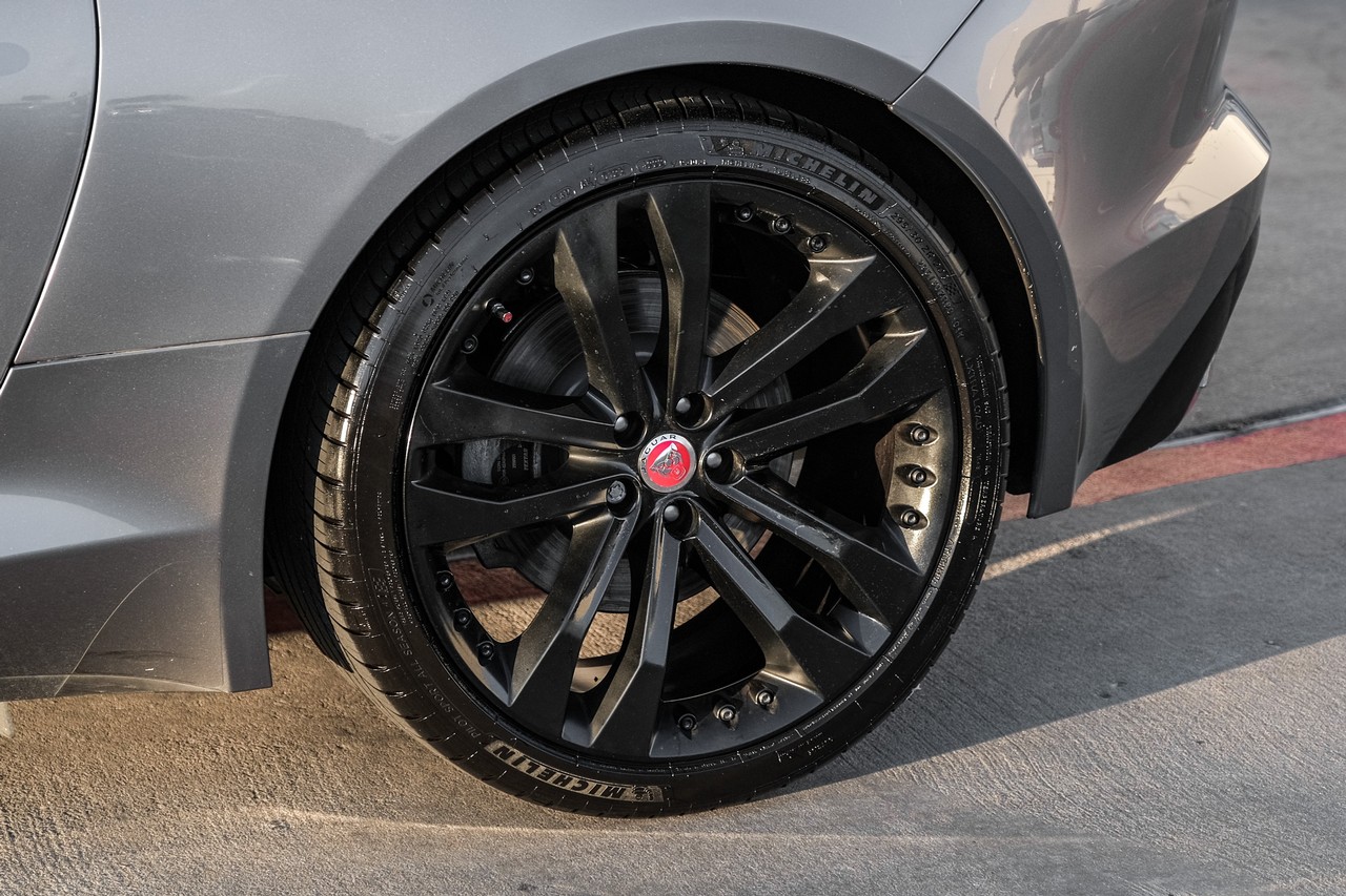 Jaguar F-Type Vehicle Main Gallery Image 46