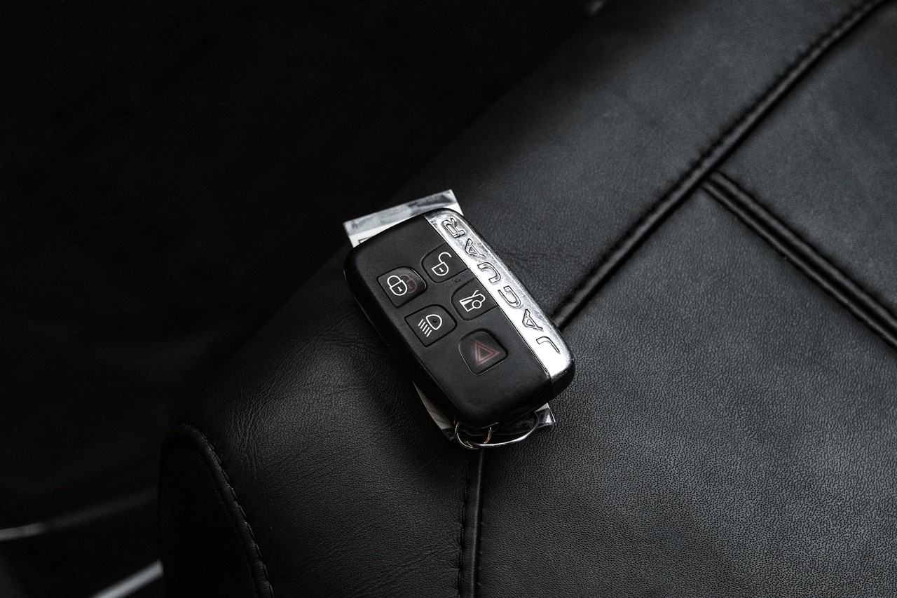 Jaguar F-Type Vehicle Main Gallery Image 47