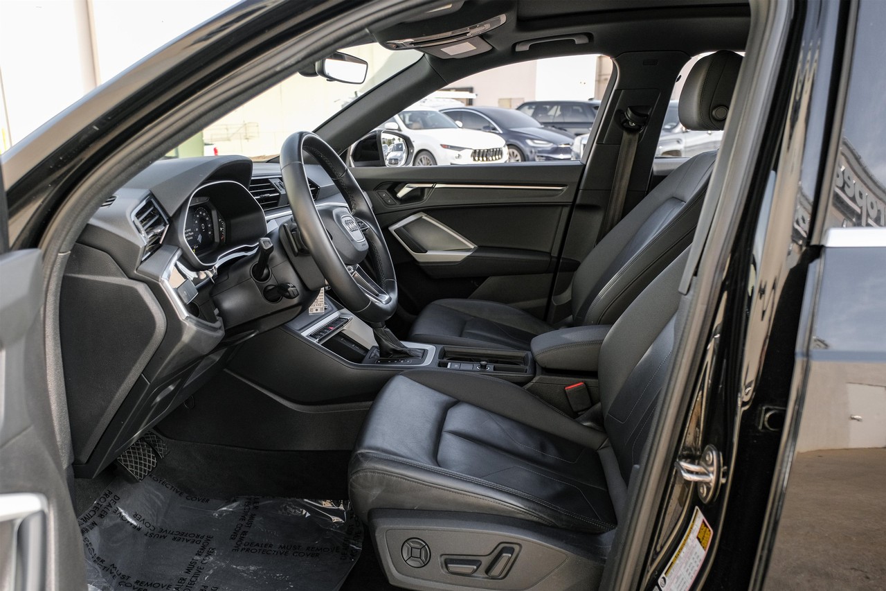 Audi Q3 Vehicle Main Gallery Image 04