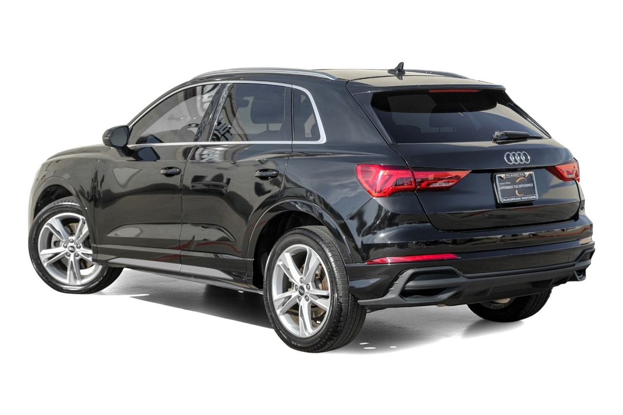 Audi Q3 Vehicle Main Gallery Image 11