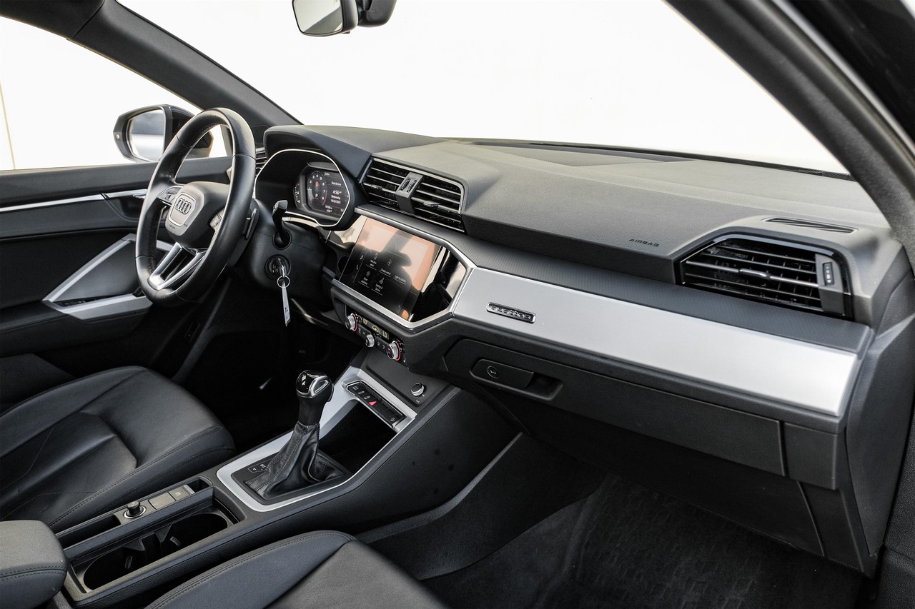 Audi Q3 Vehicle Main Gallery Image 13