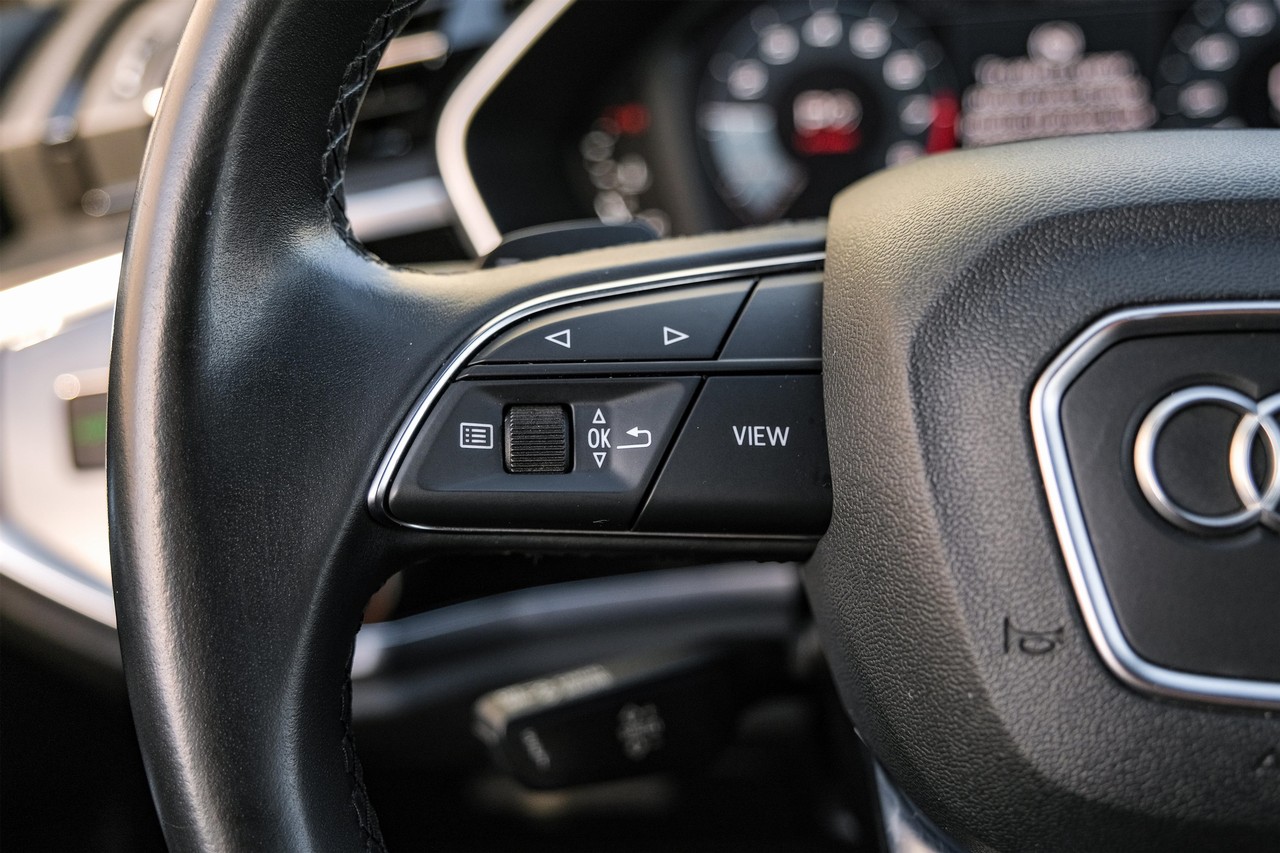 Audi Q3 Vehicle Main Gallery Image 17