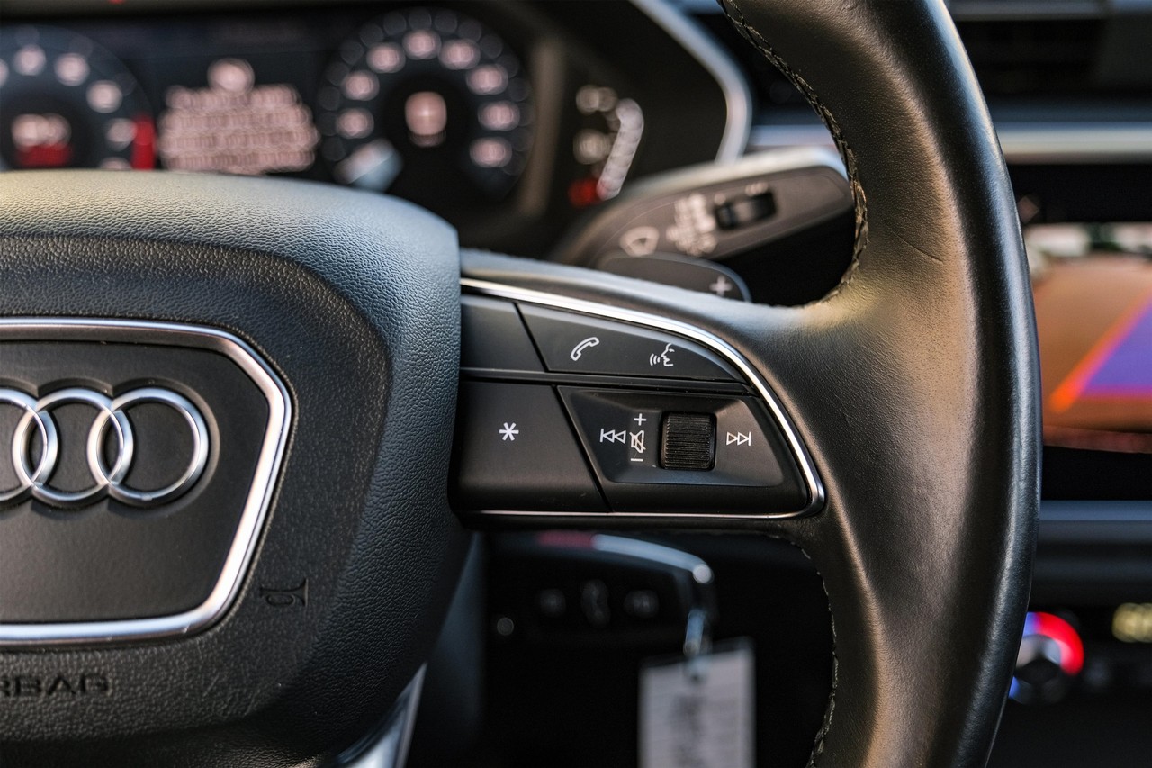 Audi Q3 Vehicle Main Gallery Image 18