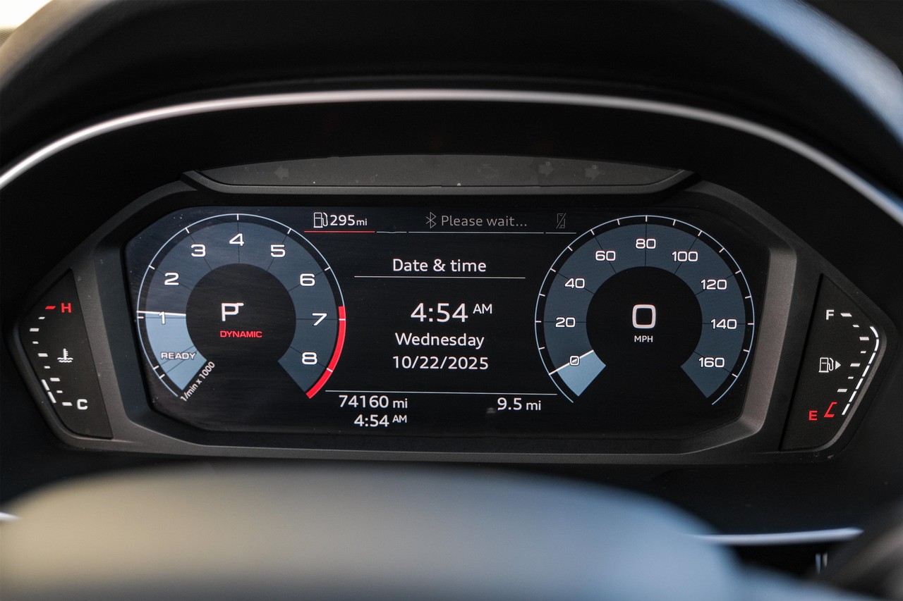 Audi Q3 Vehicle Main Gallery Image 19