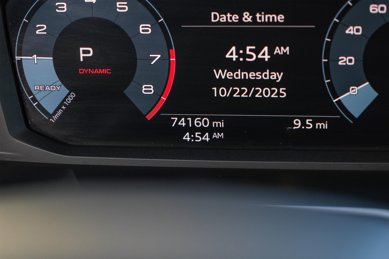 Audi Q3 Vehicle Main Gallery Image 20