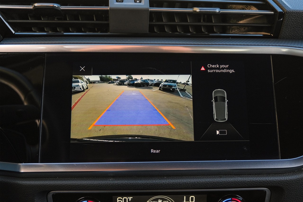 Audi Q3 Vehicle Main Gallery Image 21