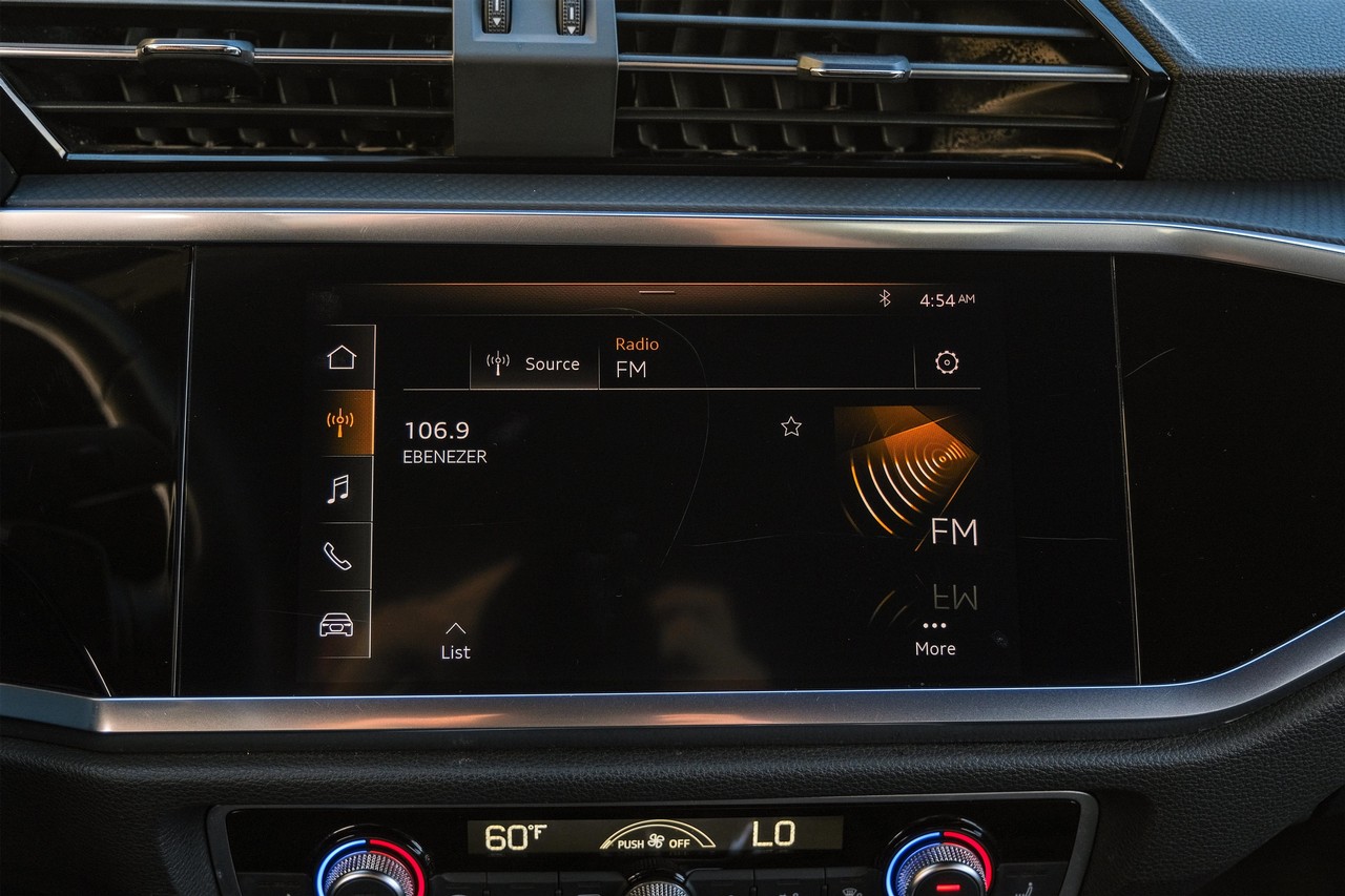 Audi Q3 Vehicle Main Gallery Image 22