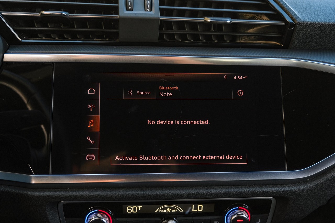 Audi Q3 Vehicle Main Gallery Image 23