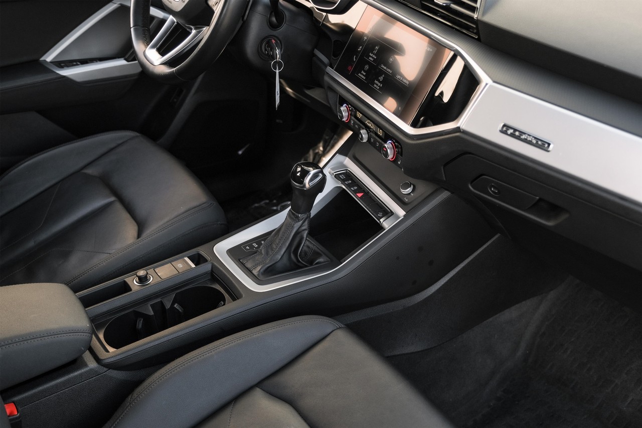 Audi Q3 Vehicle Main Gallery Image 26