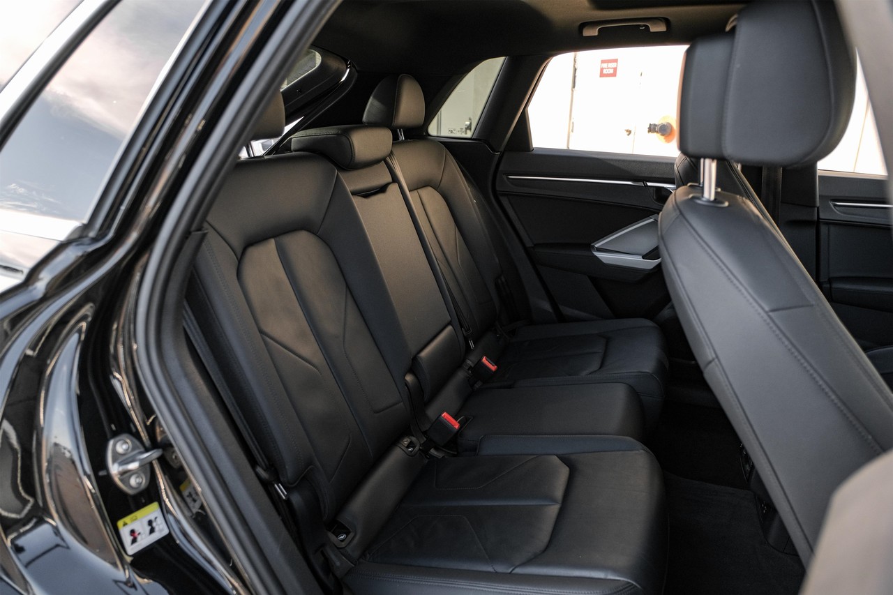 Audi Q3 Vehicle Main Gallery Image 32