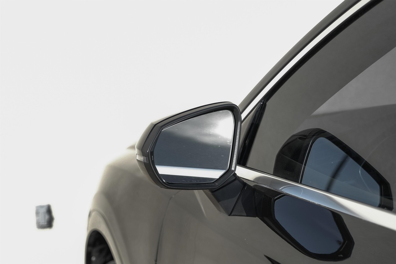 Audi Q3 Vehicle Main Gallery Image 37