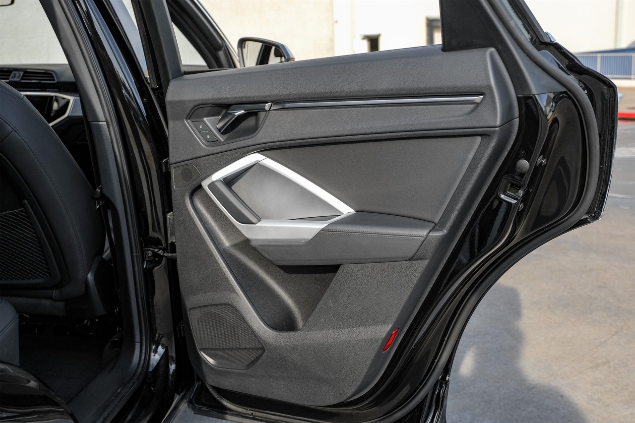 Audi Q3 Vehicle Main Gallery Image 42