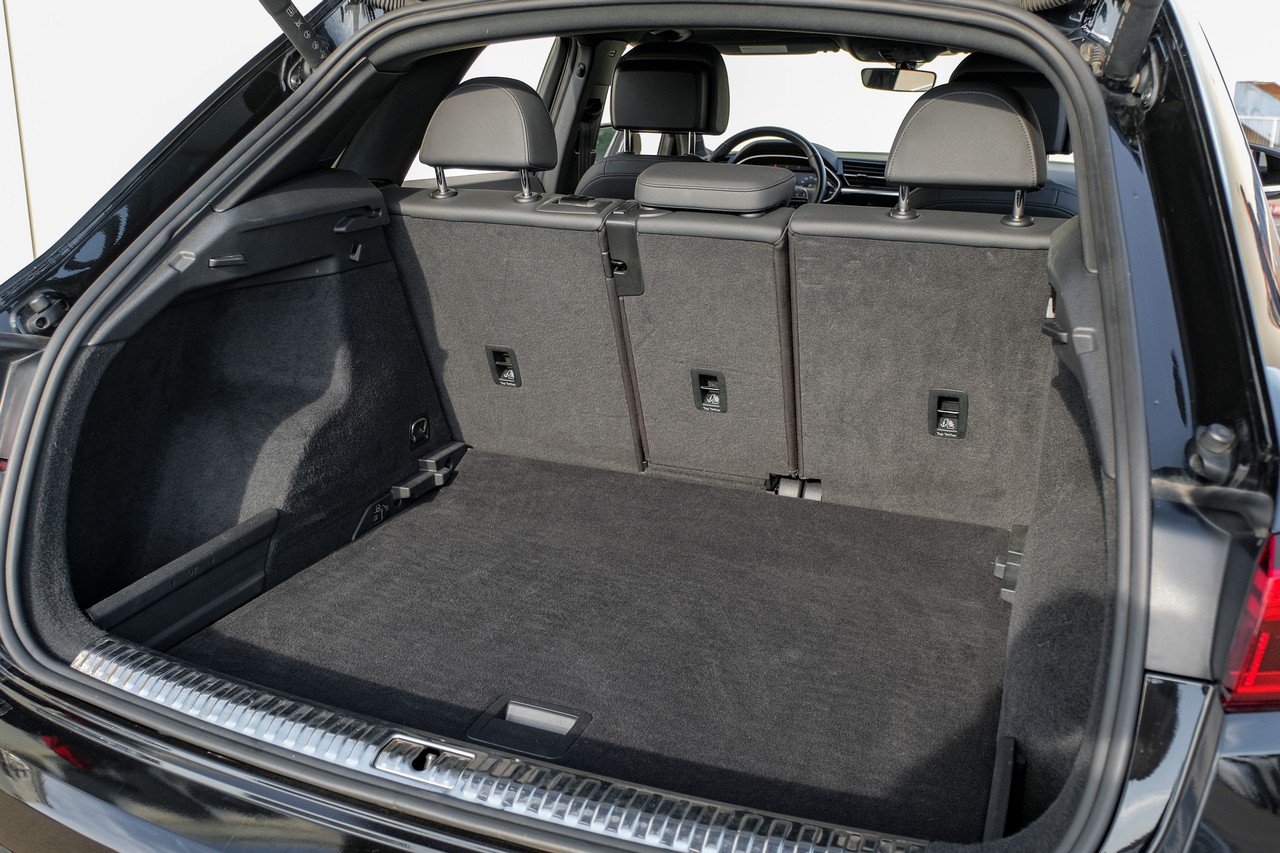 Audi Q3 Vehicle Main Gallery Image 45