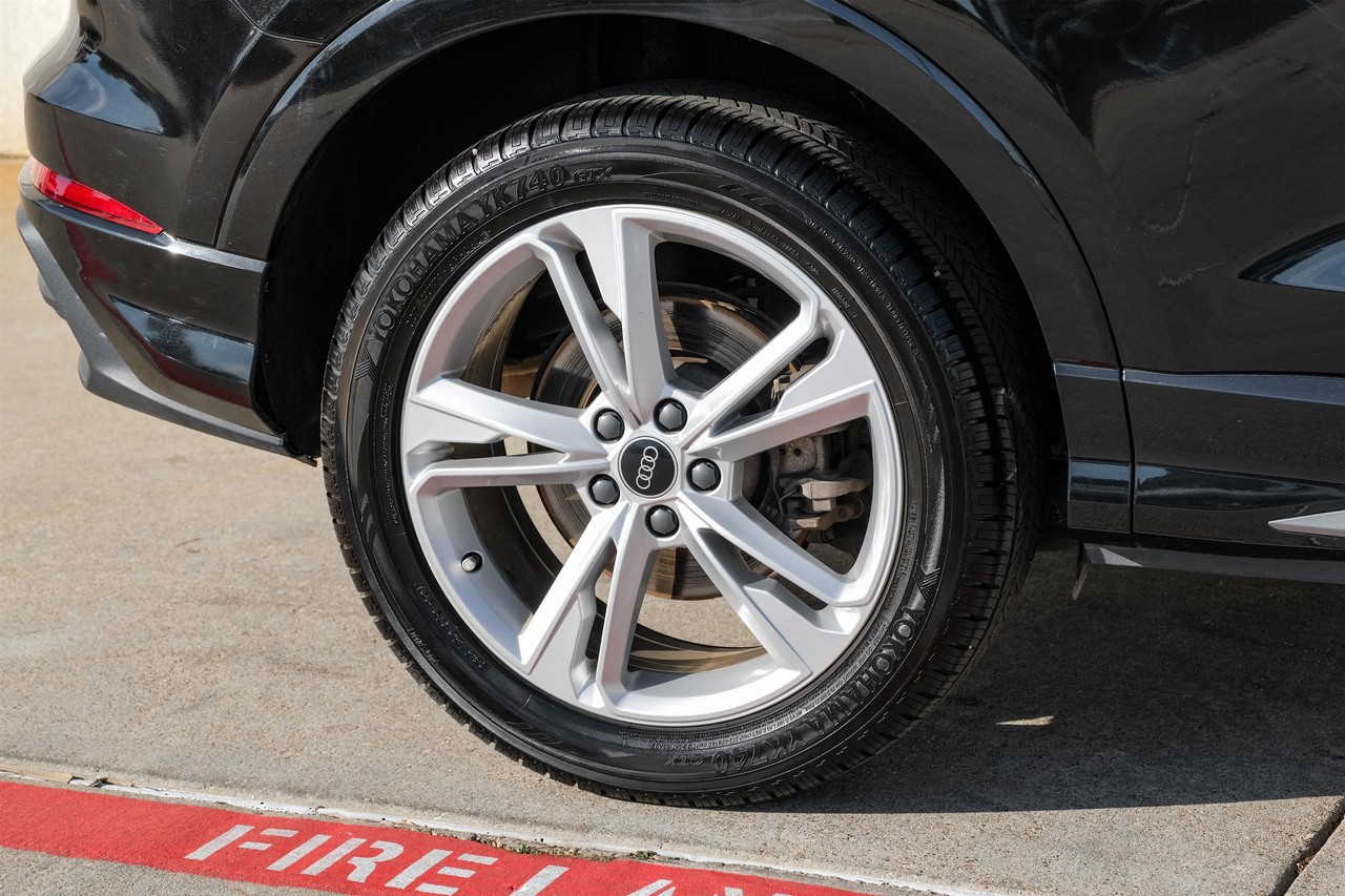 Audi Q3 Vehicle Main Gallery Image 48