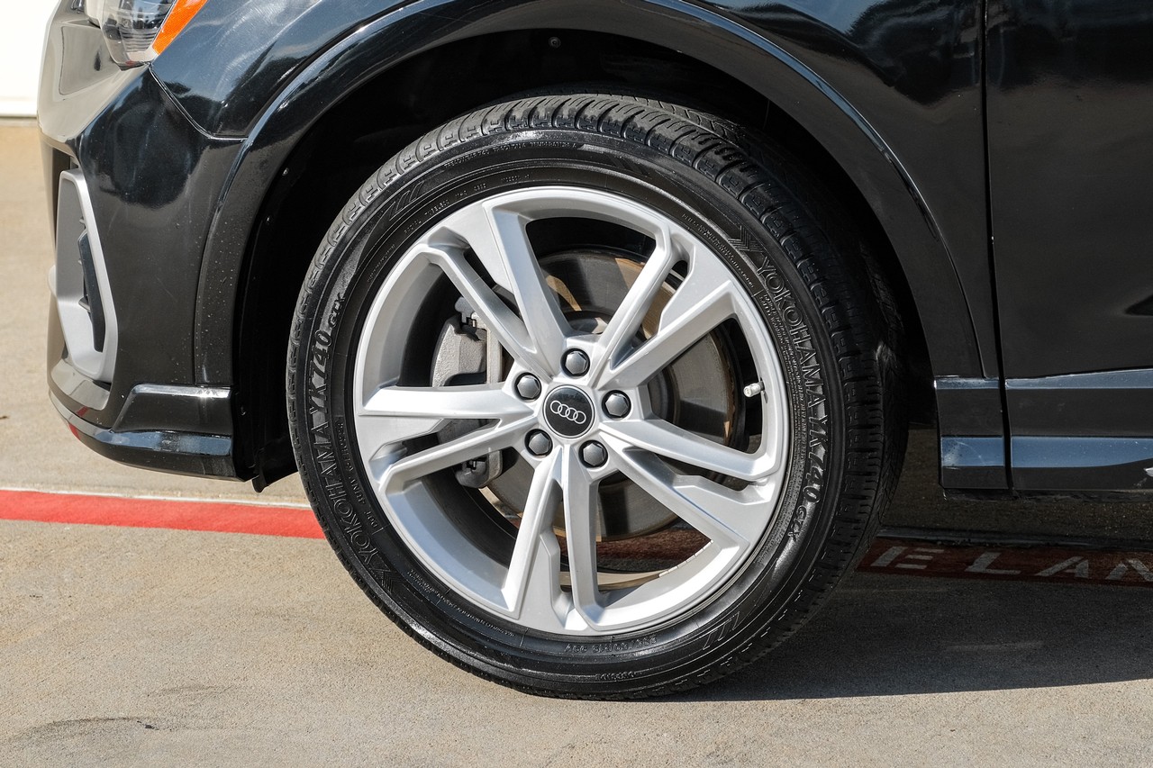 Audi Q3 Vehicle Main Gallery Image 50