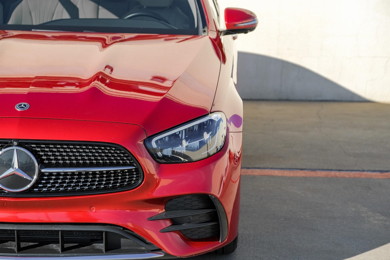 Mercedes-Benz E-Class Vehicle Main Gallery Image 48