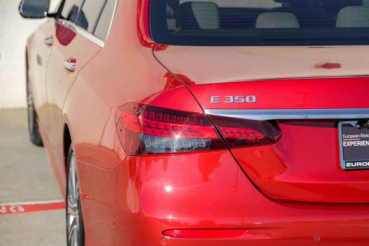 Mercedes-Benz E-Class Vehicle Main Gallery Image 49