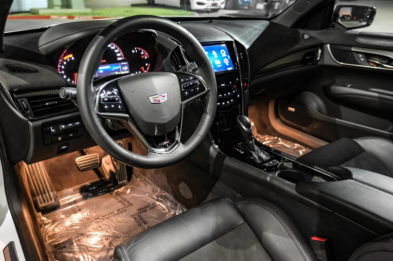 Cadillac ATS-V Coupe Vehicle Main Gallery Image 03