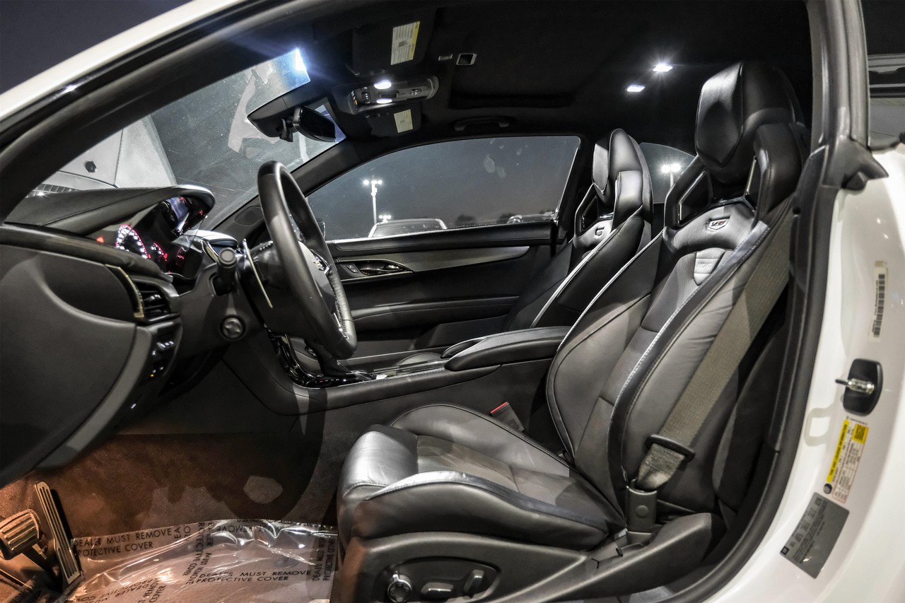 Cadillac ATS-V Coupe Vehicle Main Gallery Image 04