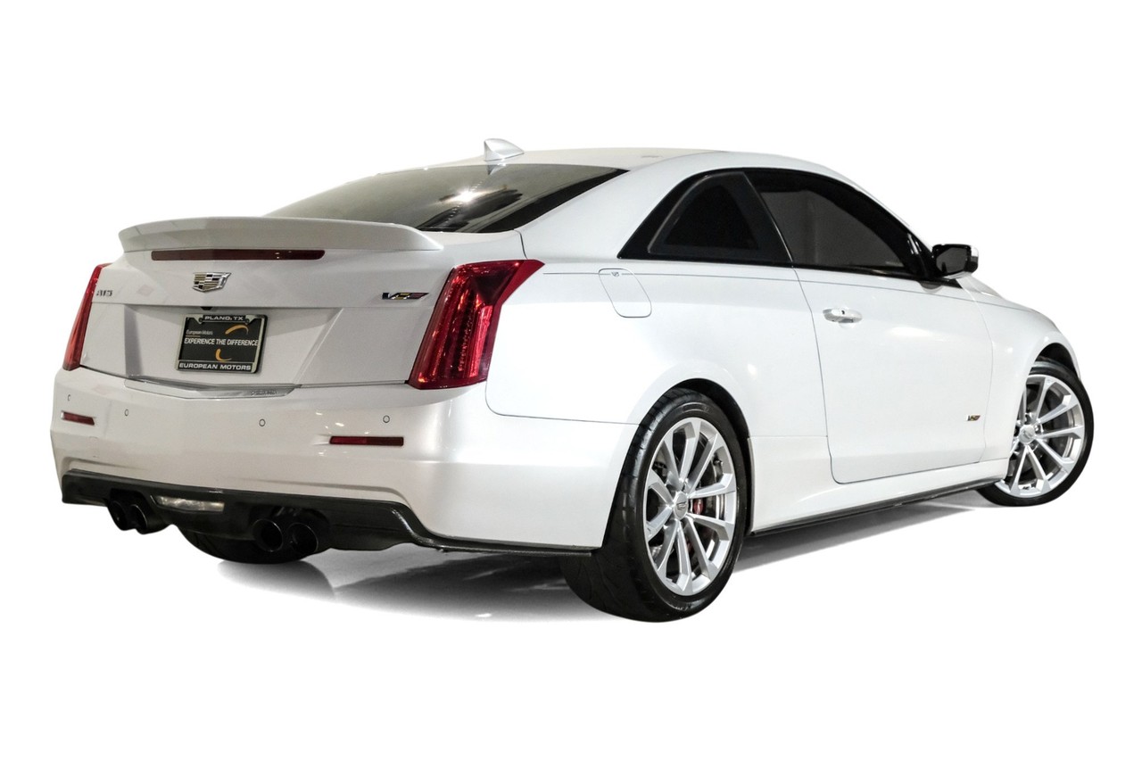 Cadillac ATS-V Coupe Vehicle Main Gallery Image 09