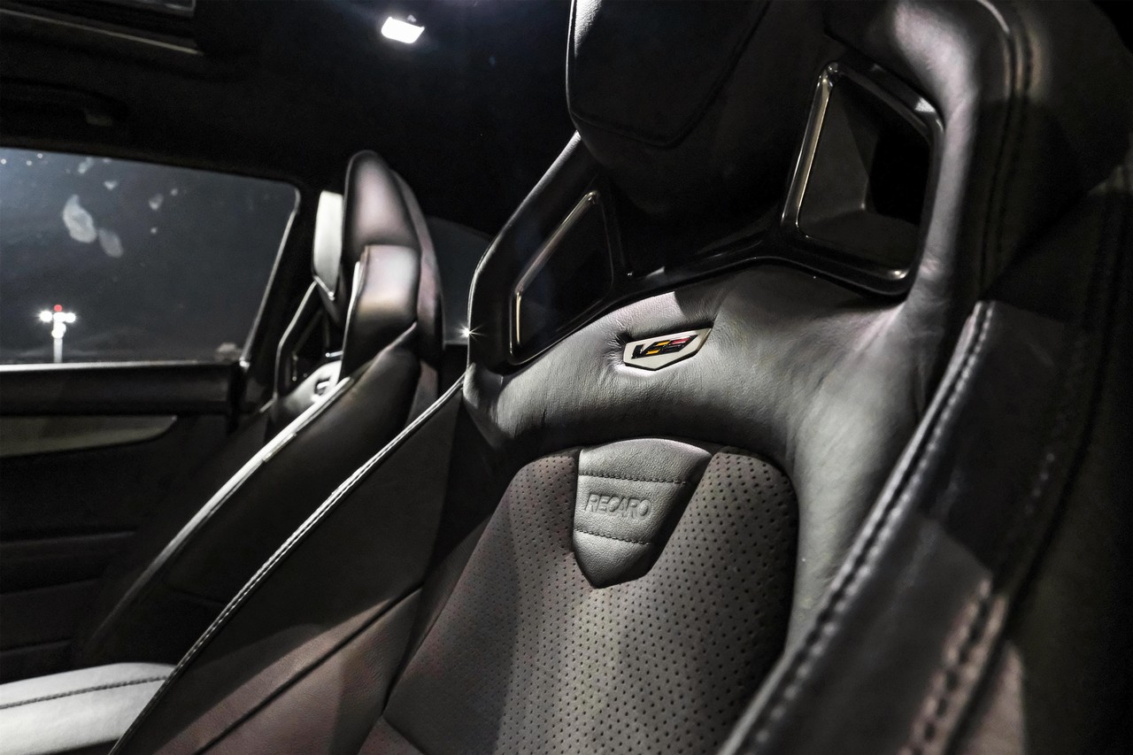 Cadillac ATS-V Coupe Vehicle Main Gallery Image 31