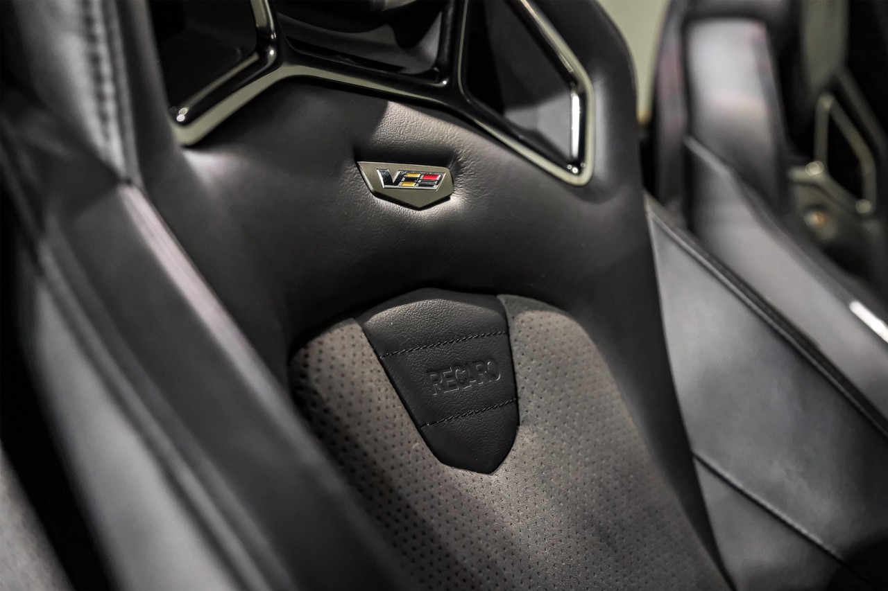 Cadillac ATS-V Coupe Vehicle Main Gallery Image 35