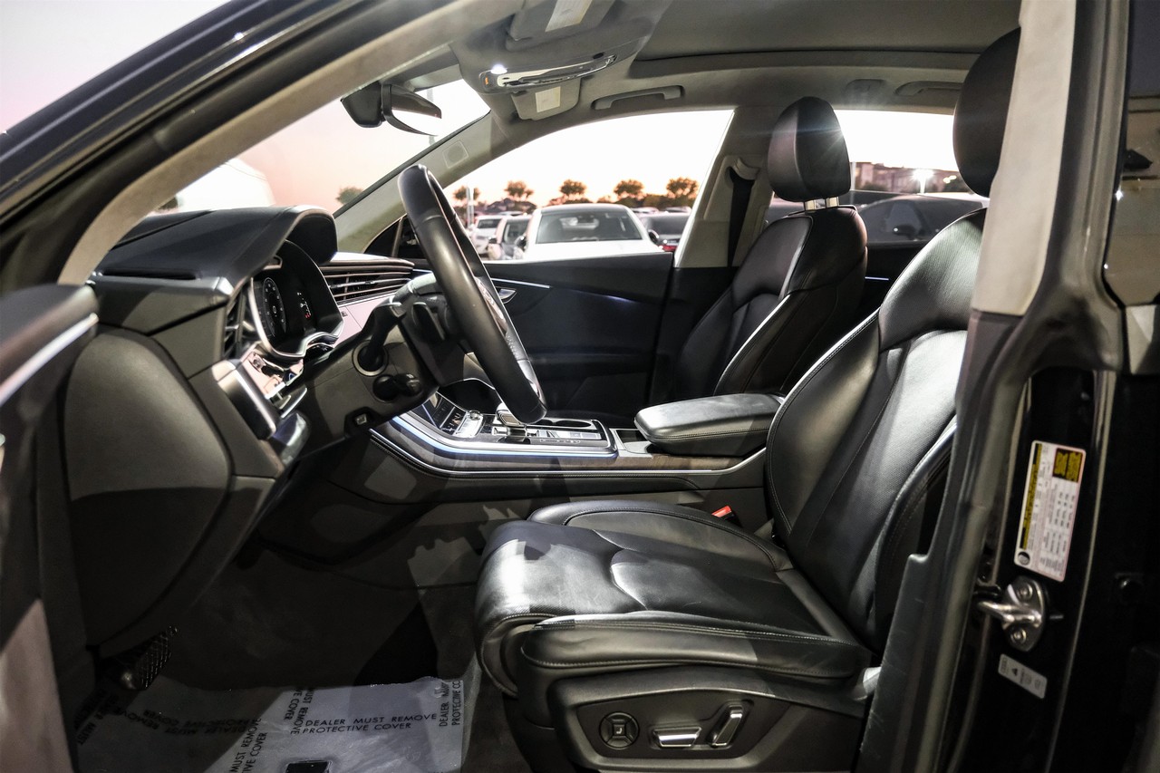 Audi Q8 Vehicle Main Gallery Image 04