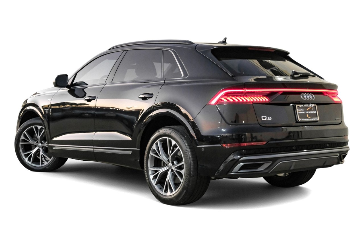 Audi Q8 Vehicle Main Gallery Image 11