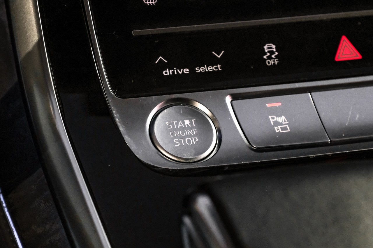 Audi Q8 Vehicle Main Gallery Image 22