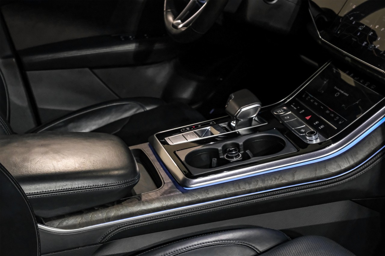 Audi Q8 Vehicle Main Gallery Image 25