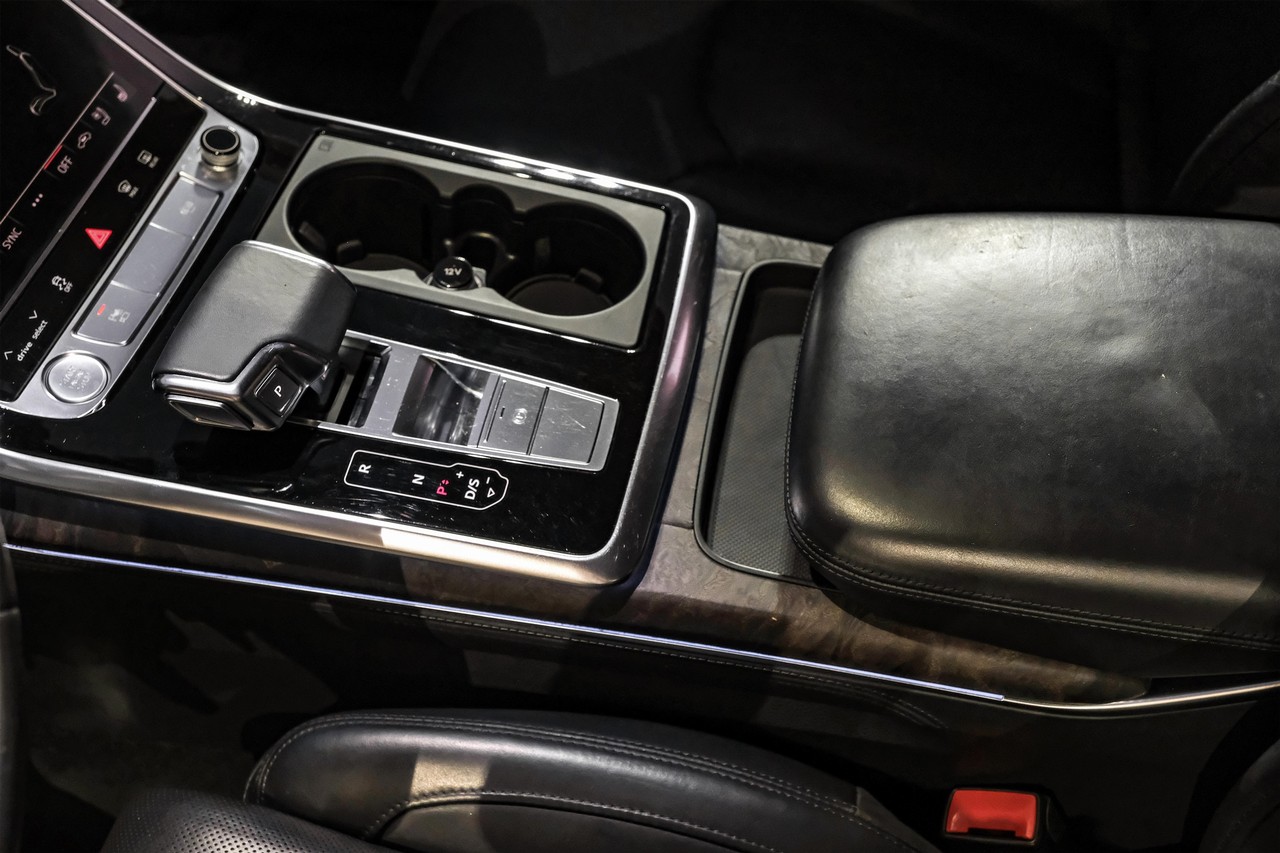 Audi Q8 Vehicle Main Gallery Image 26