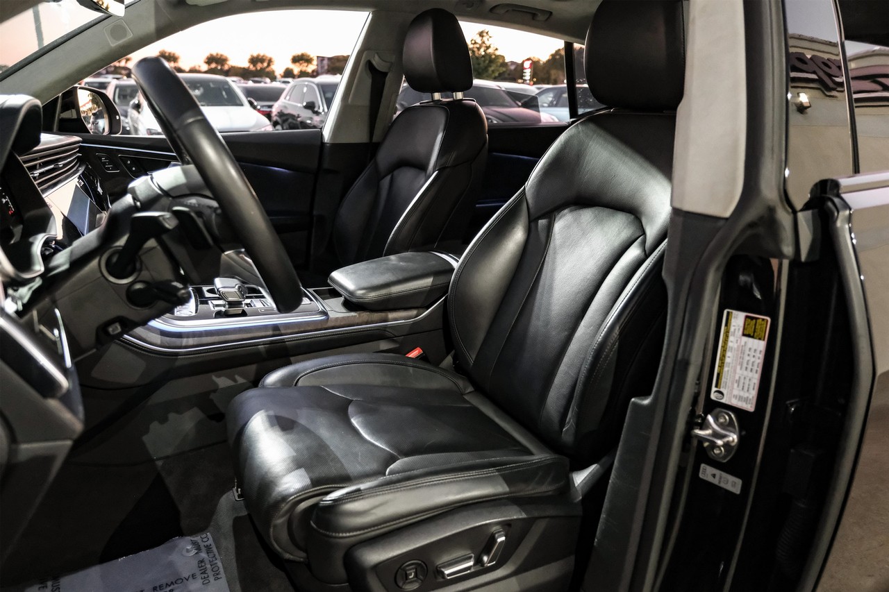 Audi Q8 Vehicle Main Gallery Image 32