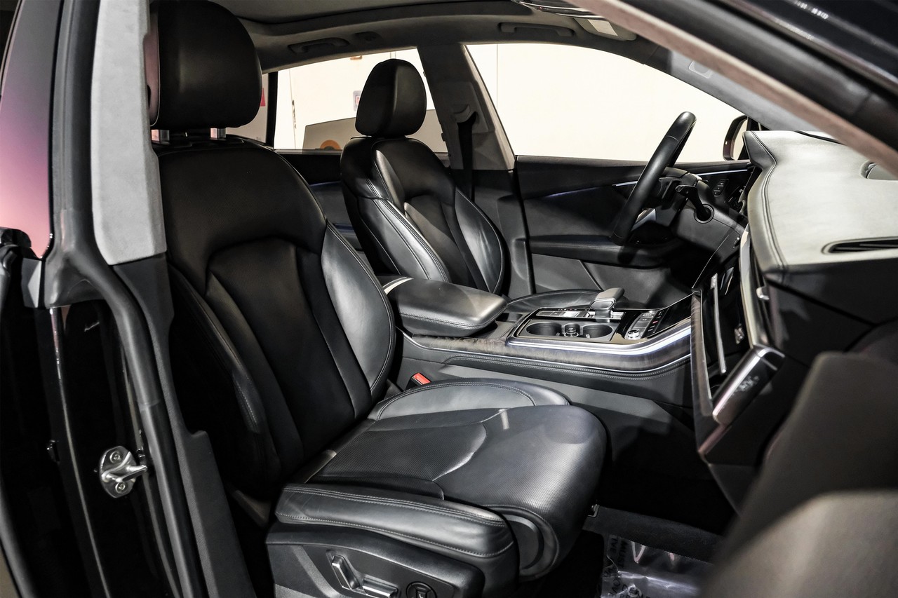 Audi Q8 Vehicle Main Gallery Image 36