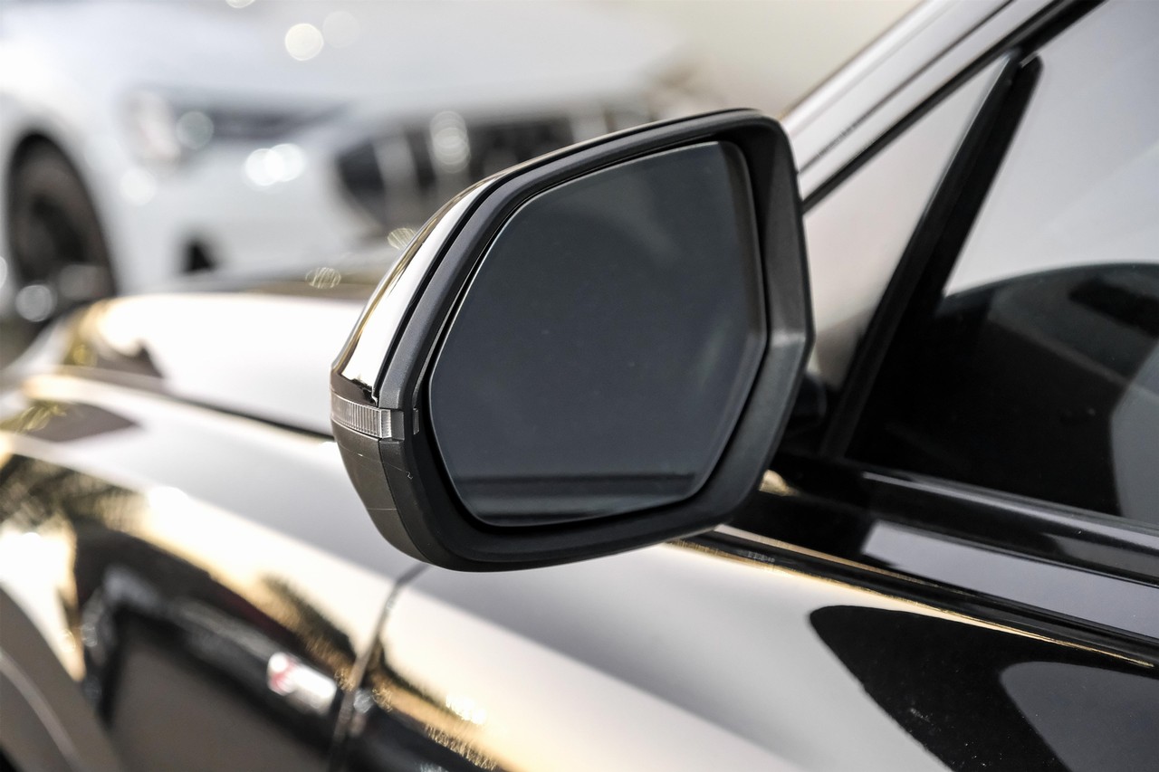 Audi Q8 Vehicle Main Gallery Image 44