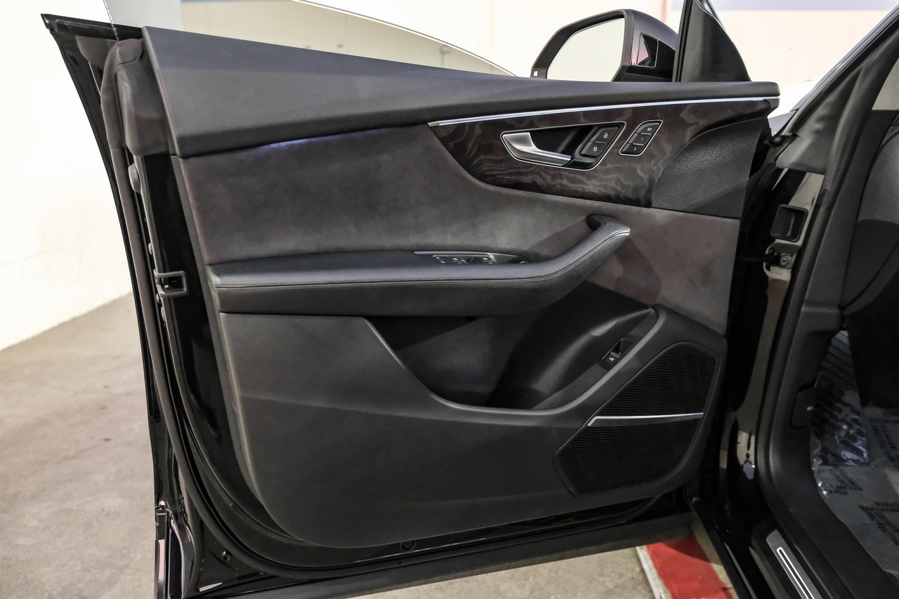 Audi Q8 Vehicle Main Gallery Image 45