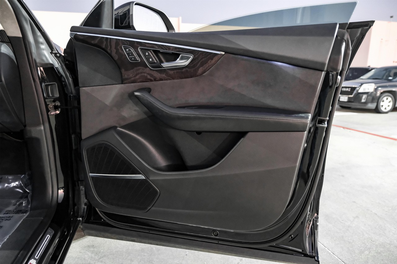 Audi Q8 Vehicle Main Gallery Image 47