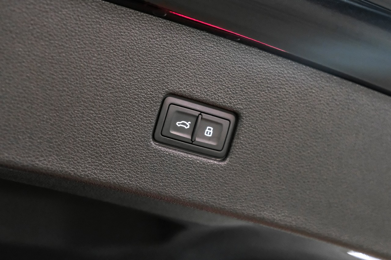 Audi Q8 Vehicle Main Gallery Image 57