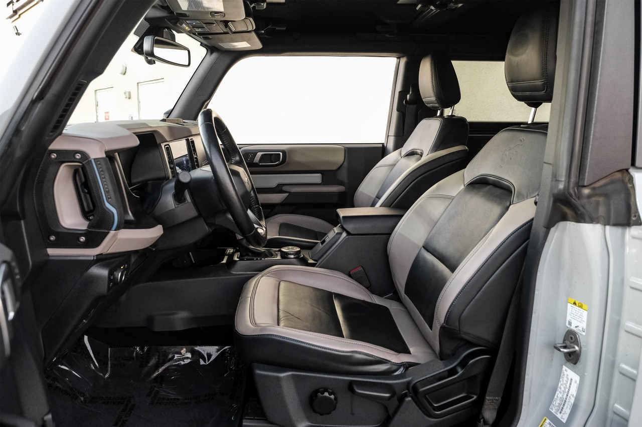 Ford Bronco Vehicle Main Gallery Image 04